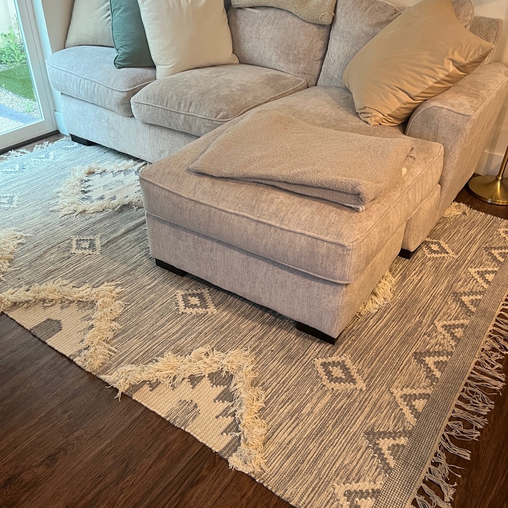 Cream and White Textured Area Rug - Picture 8 of 9
